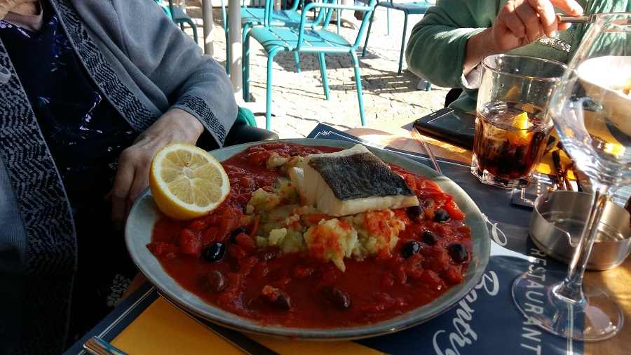 Du bon poisson pour Marinette ! © Petits Frères des Pauvres de Nice